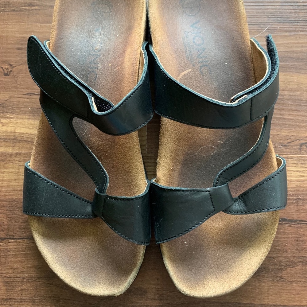 Strappy Vionic Sandals Size 9